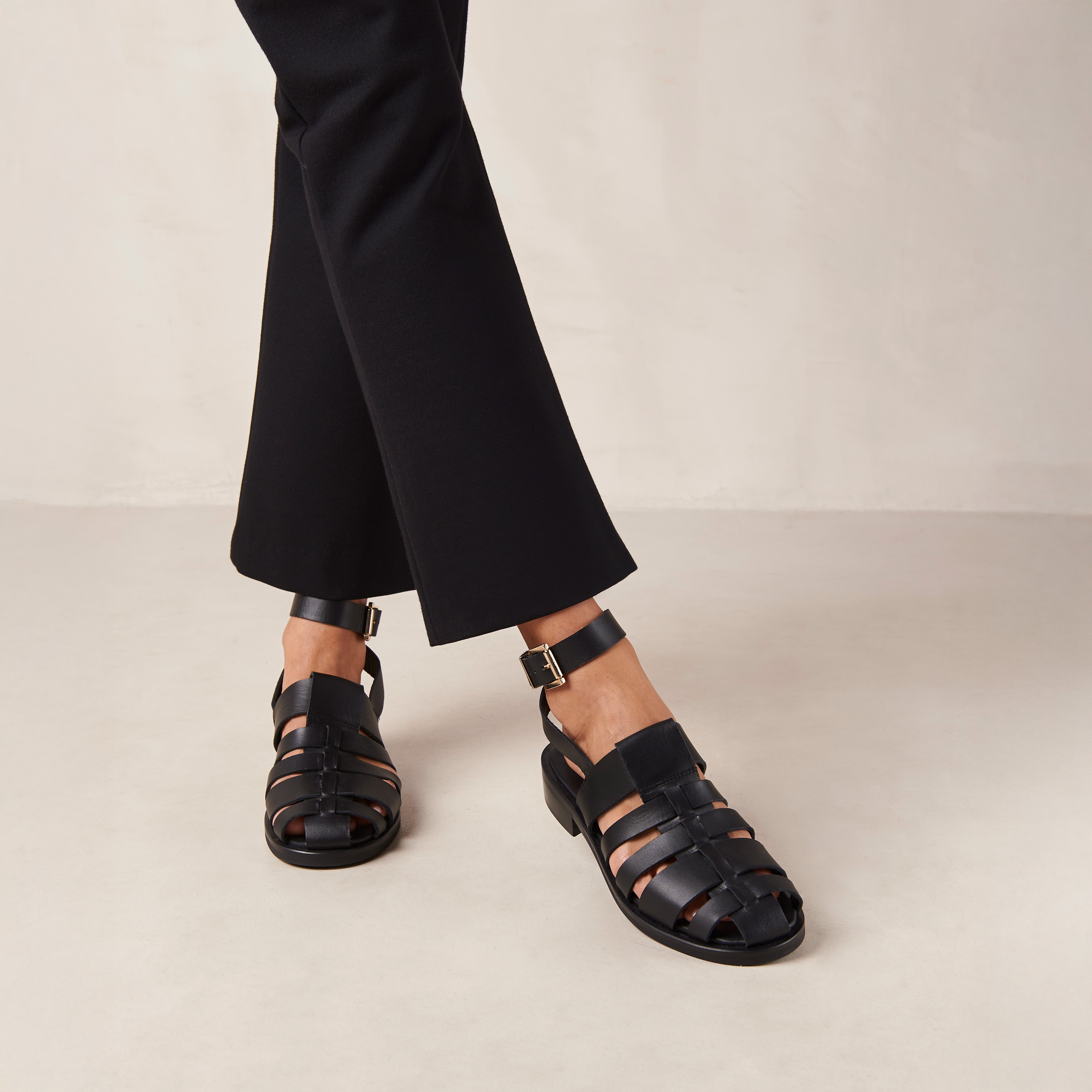 Perry Sandal, Black