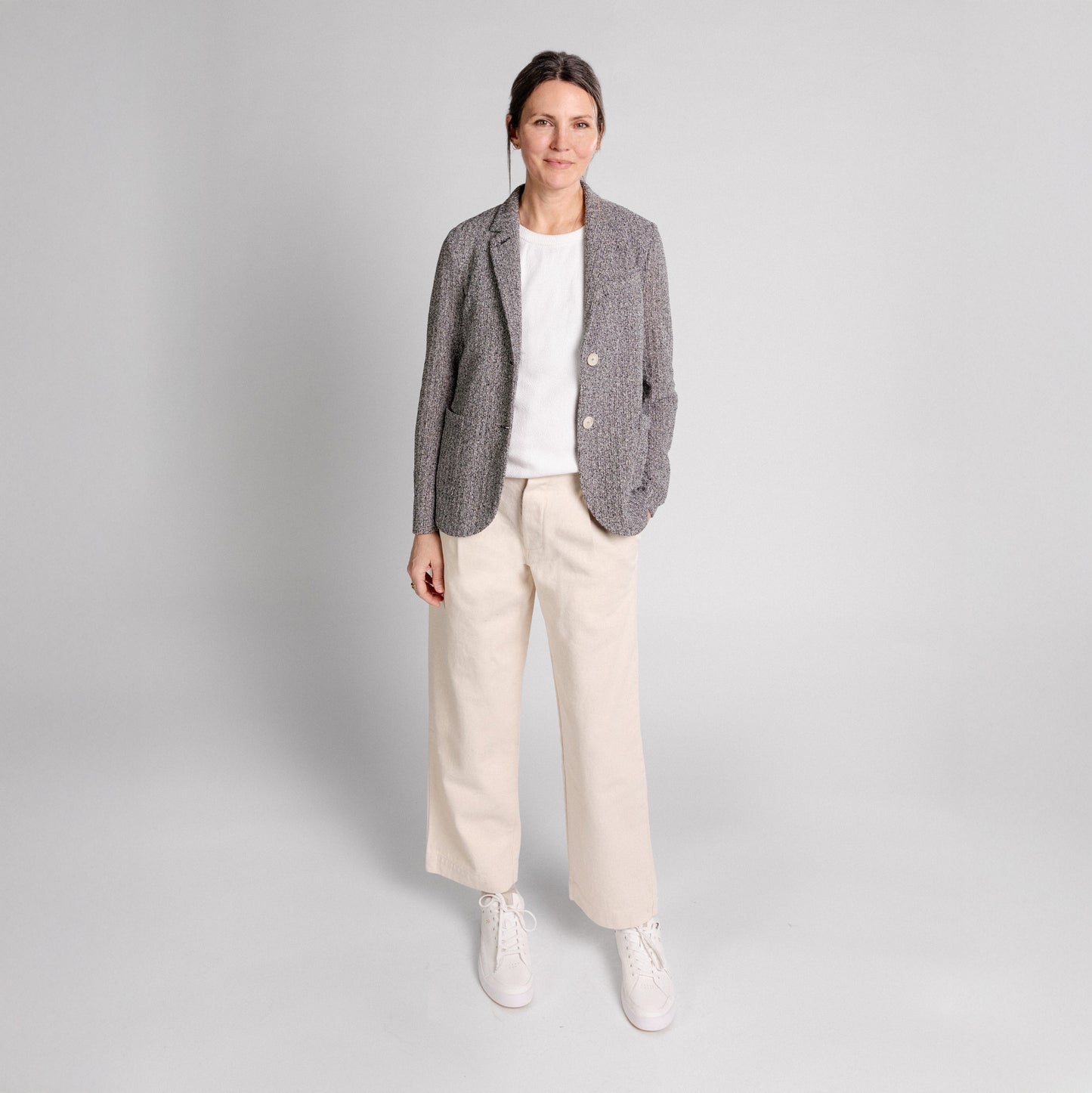 W Stand Up Collar Bicolor Blazer Frize, White & Black