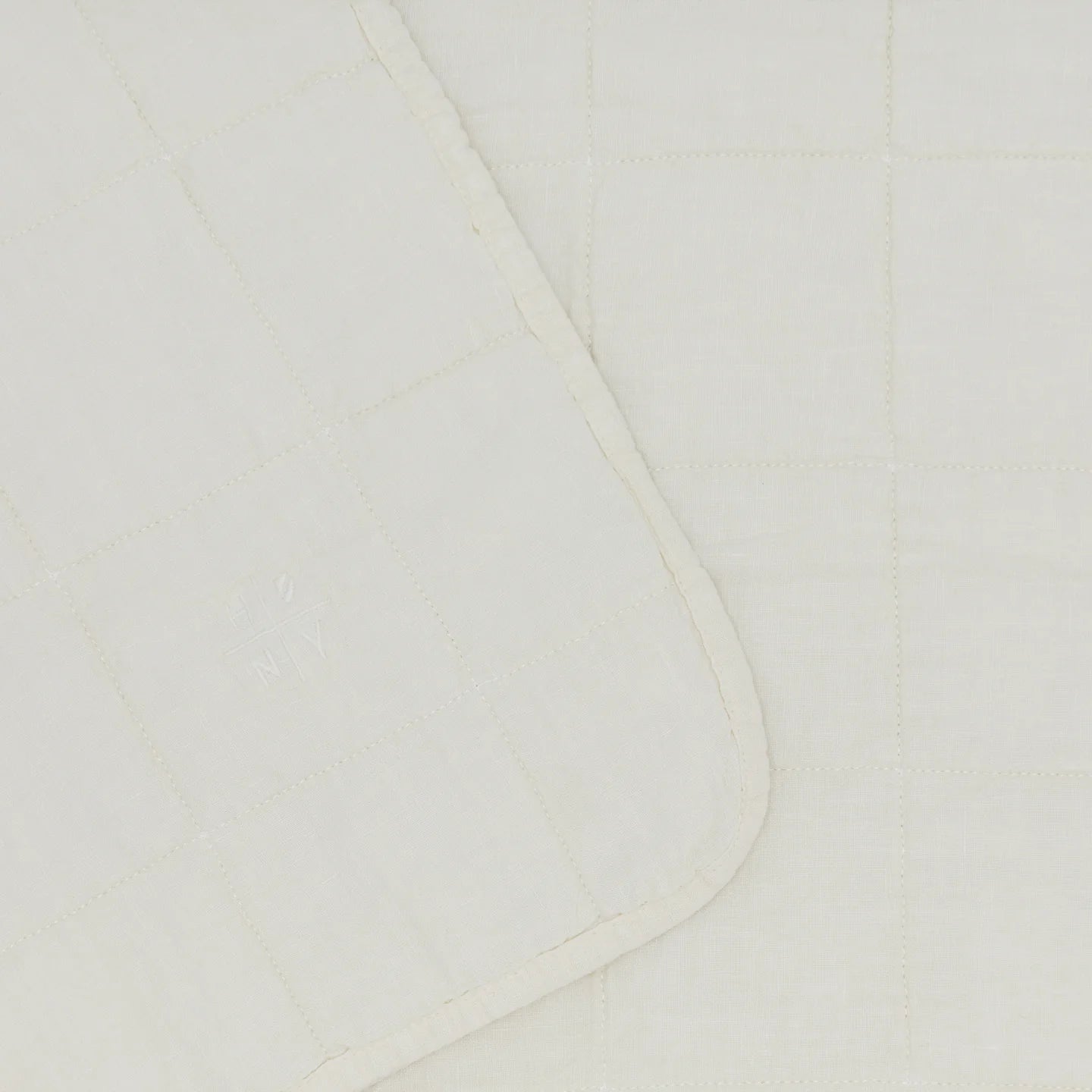 Hawkins New York Bedding Ivory Simple Linen Quilt - King