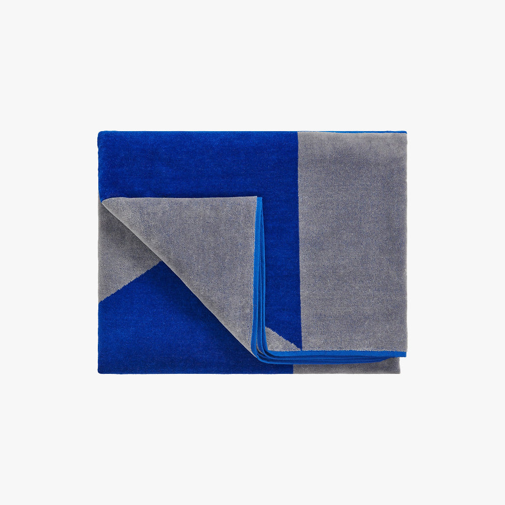 Lateral Objects towel Up Towel