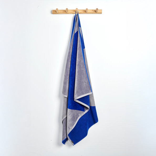 Lateral Objects towel Up Towel