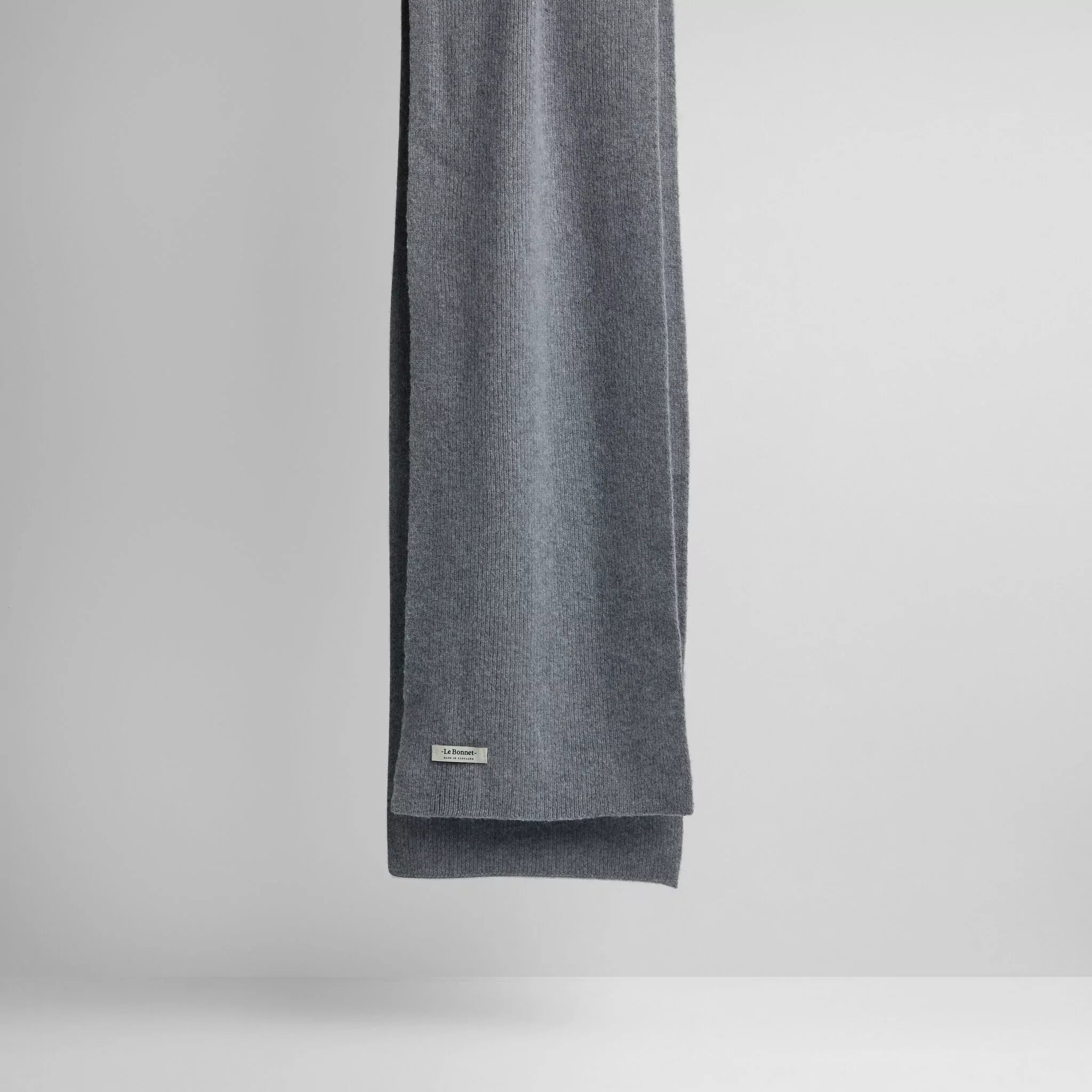 Scarf, Smoke